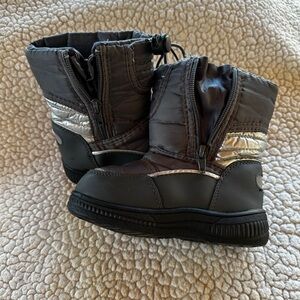 Black and Silver Insulated Winter Boots with Traction Sole